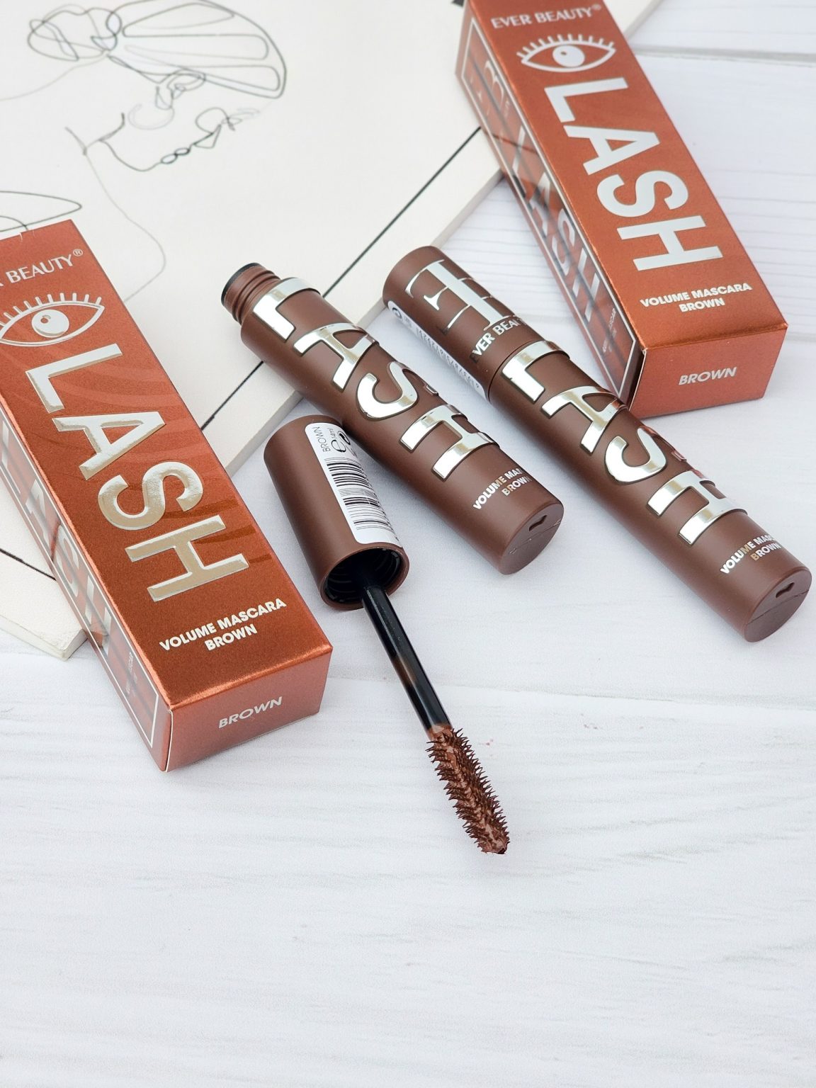 ریمل قهوه‌ ای ژله ای و ضدآب اِوِر بیوتی با حجم 14ml
